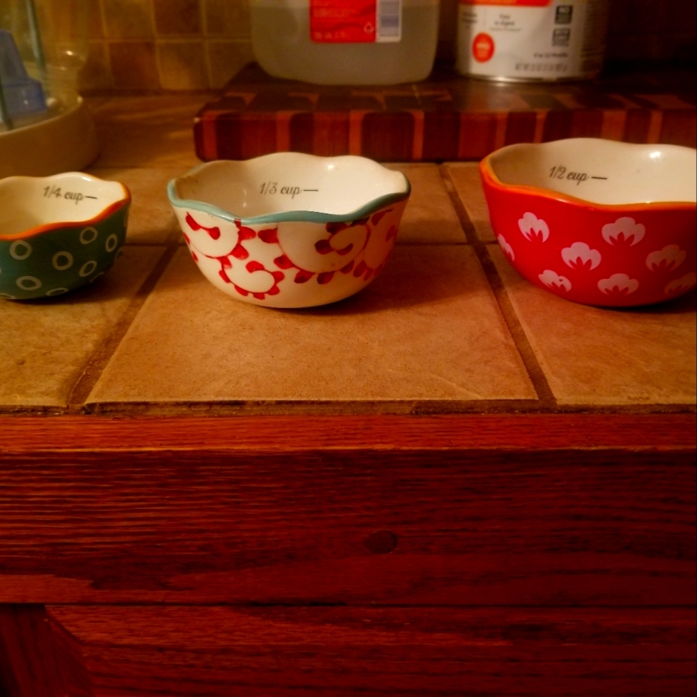 Pioneer Woman Measuring Cups